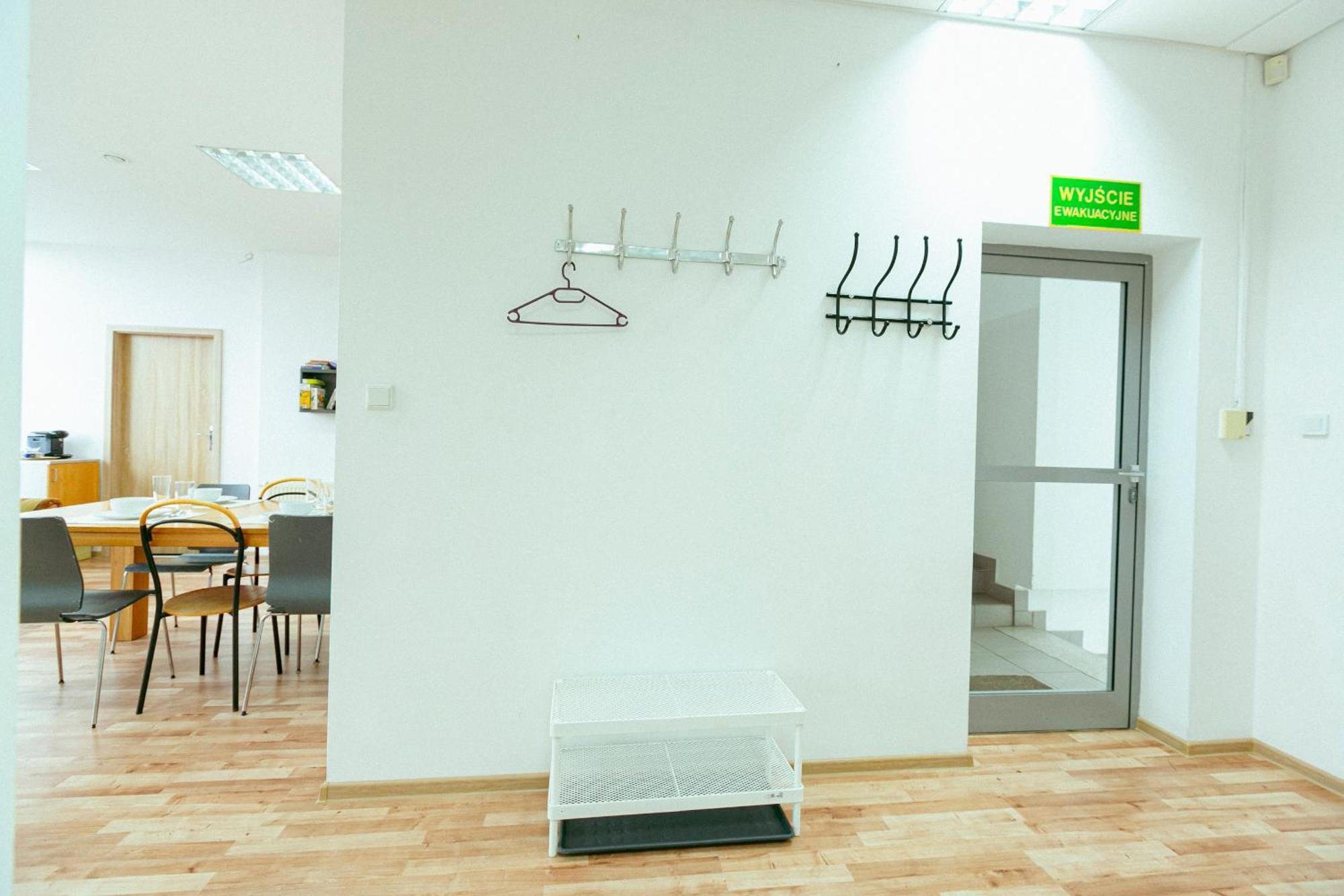Hostel Metro Kabaty Warsaw Exterior photo